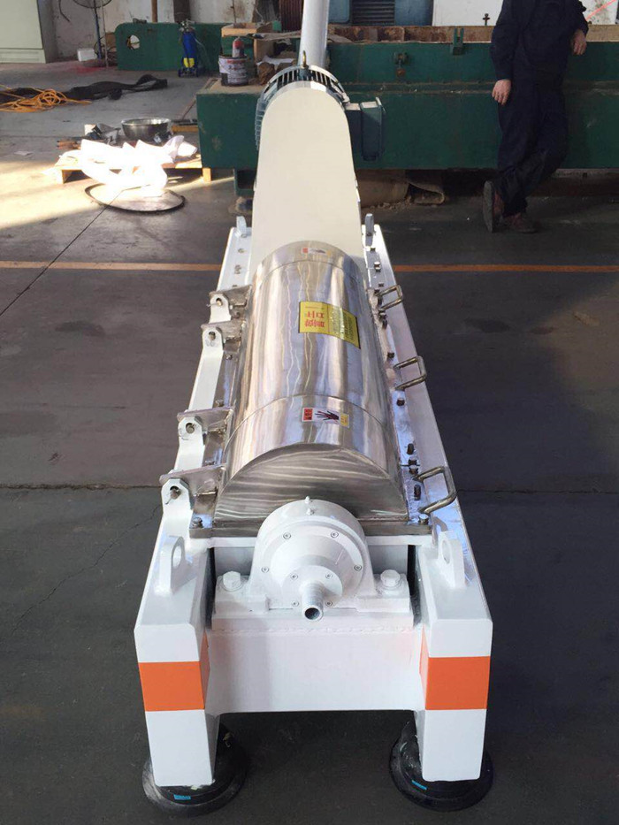 卧式螺旋卸料过滤离心机.jpg 卧式螺旋卸料过滤离心机.jpg